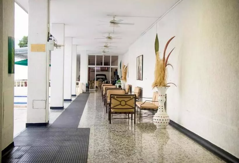 ホテル Mall Santana Del Río