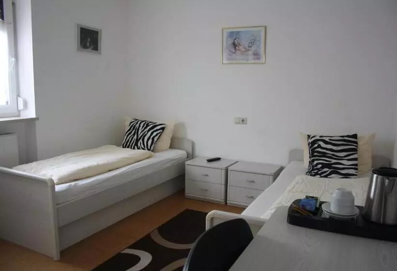 Hotelli Pension Kirchenwirt