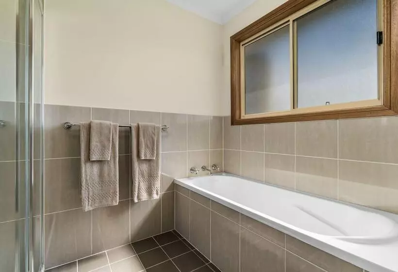 Hotelli Reflections Grabine Lakeside   Holiday Park