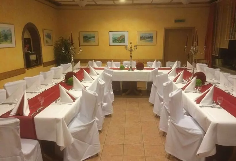 Hotelli Restaurant Zum Felsenkeller