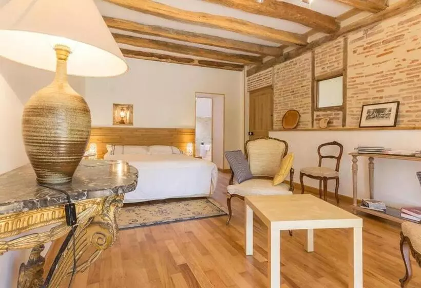 ペンション La Thibaude   Livry