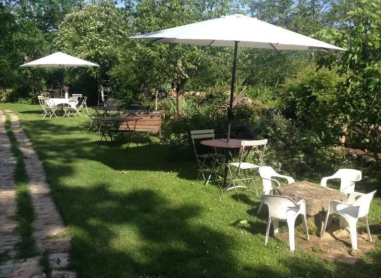 ペンション La Thibaude   Livry