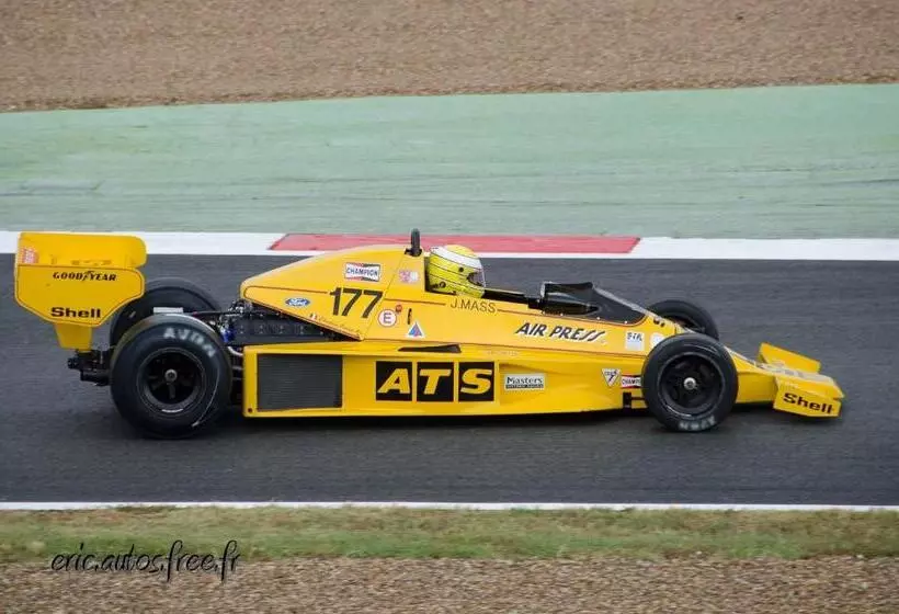 ペンション La Thibaude   Livry