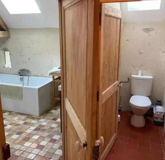 ペンション La Thibaude   Livry