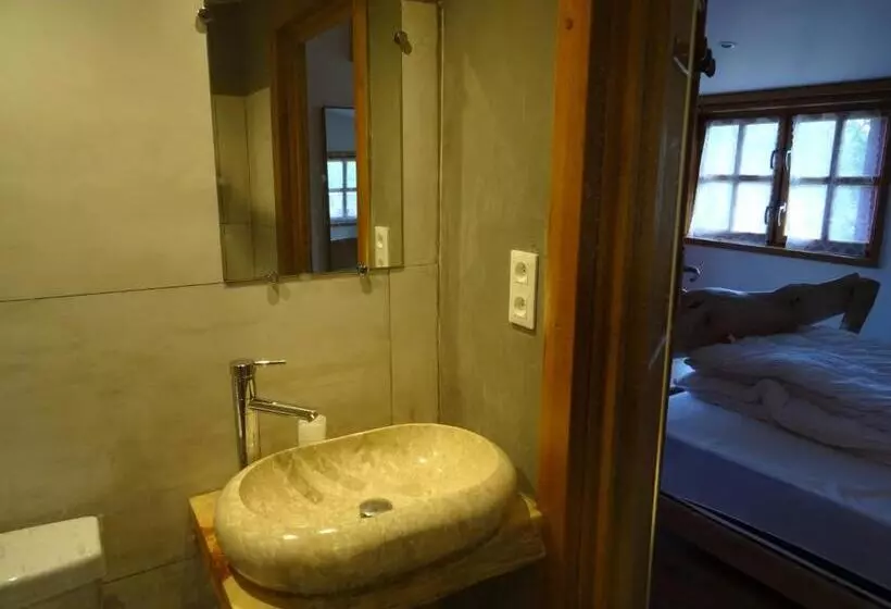 Majatalo Le Pressoir De La Deveze