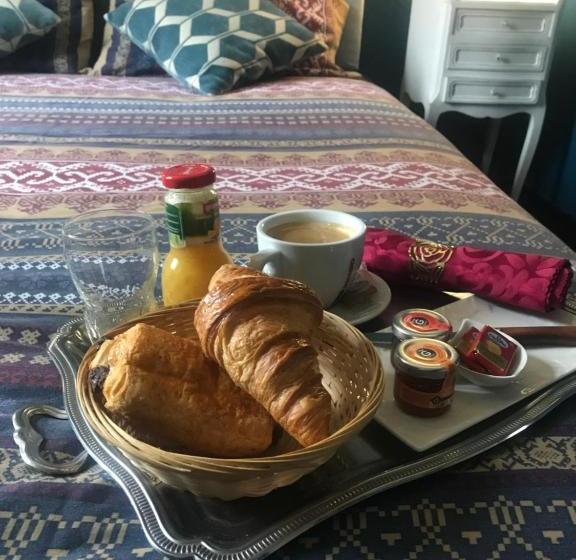 膳宿费 Le Roches De Merry