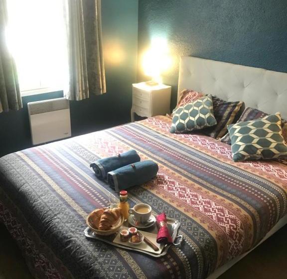 膳宿费 Le Roches De Merry