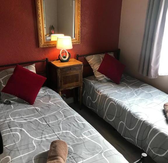 膳宿费 Le Roches De Merry