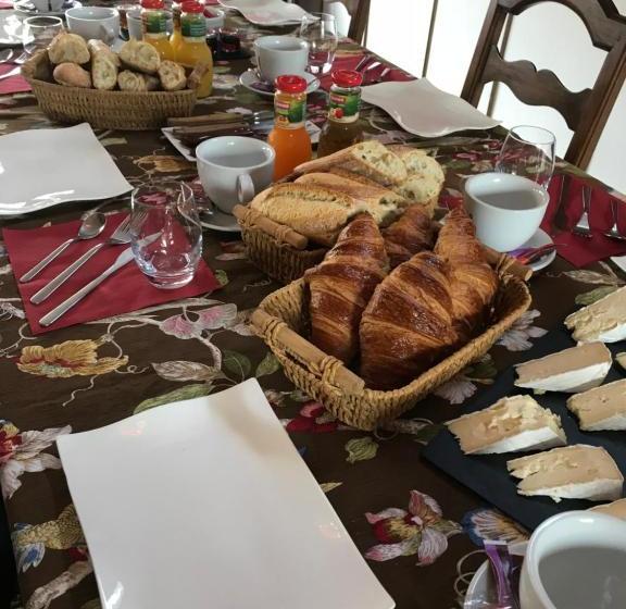 膳宿费 Le Roches De Merry