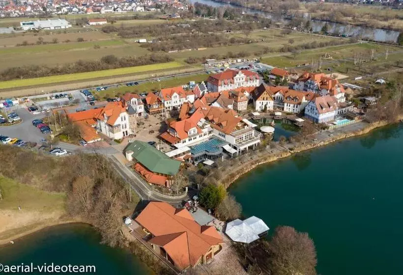 Seehotel Niedernberg   Das Dorf Am See