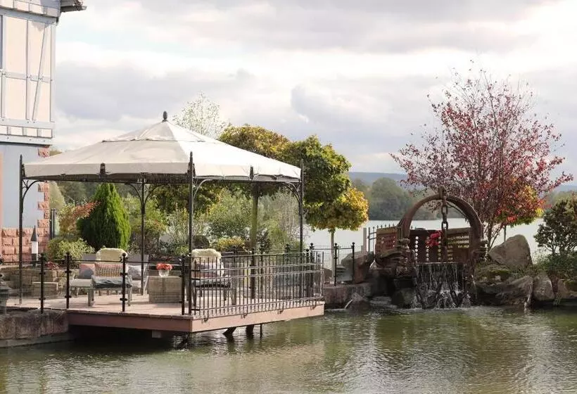 Seehotel Niedernberg   Das Dorf Am See