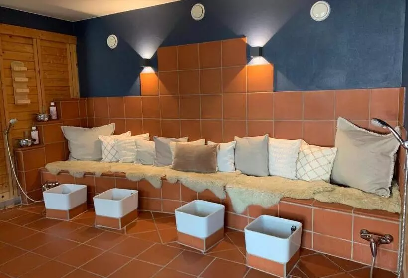 Seehotel Niedernberg   Das Dorf Am See