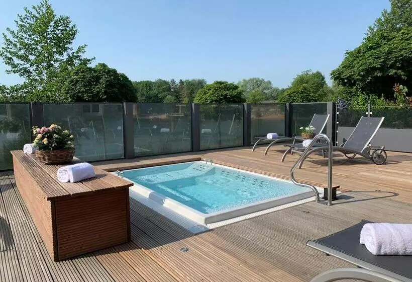 Seehotel Niedernberg   Das Dorf Am See