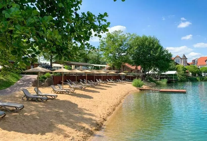 Seehotel Niedernberg   Das Dorf Am See