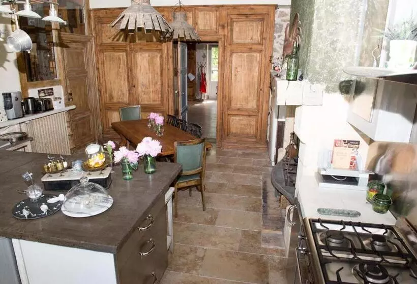 Aamiaismajoitus (B&B) Au Bonheur D Alphonse