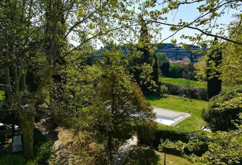 Aamiaismajoitus (B&B) Embarben Maison D Hotes