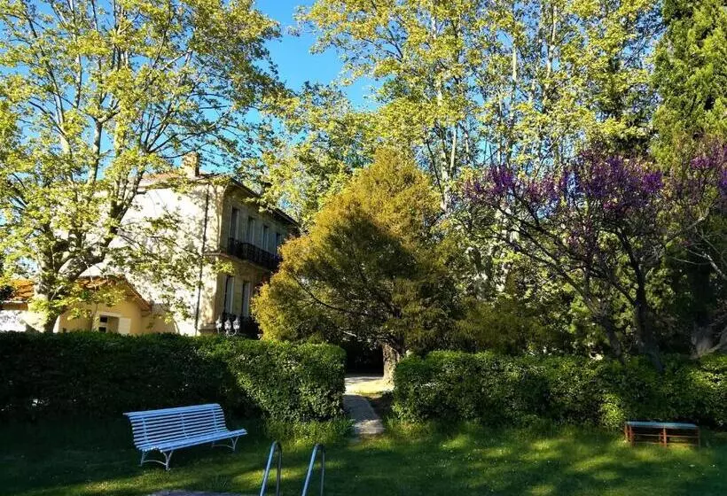 Aamiaismajoitus (B&B) Embarben Maison D Hotes