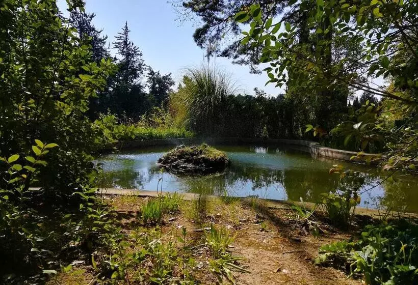 Aamiaismajoitus (B&B) Embarben Maison D Hotes