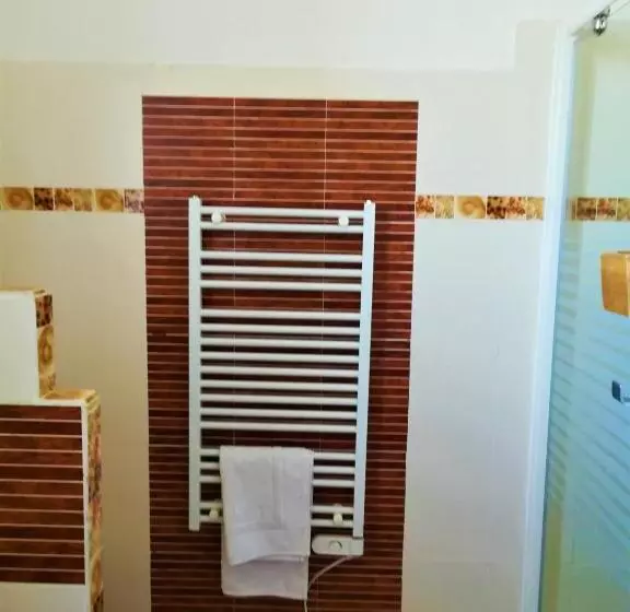 Aamiaismajoitus (B&B) Embarben Maison D Hotes