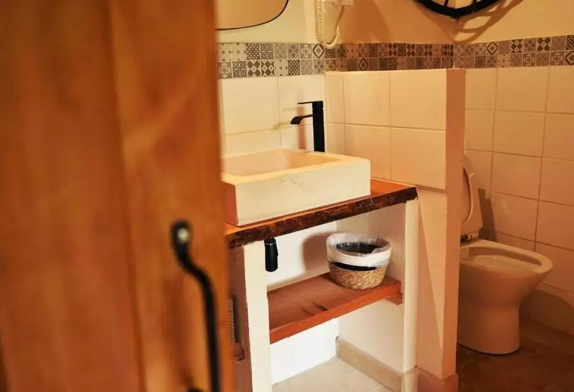 Aamiaismajoitus (B&B) Embarben Maison D Hotes