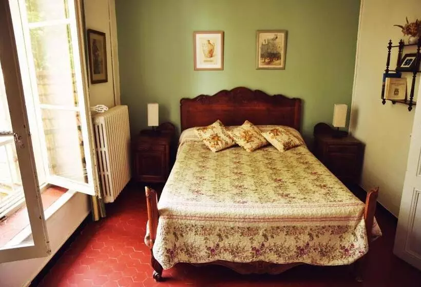 Aamiaismajoitus (B&B) Embarben Maison D Hotes