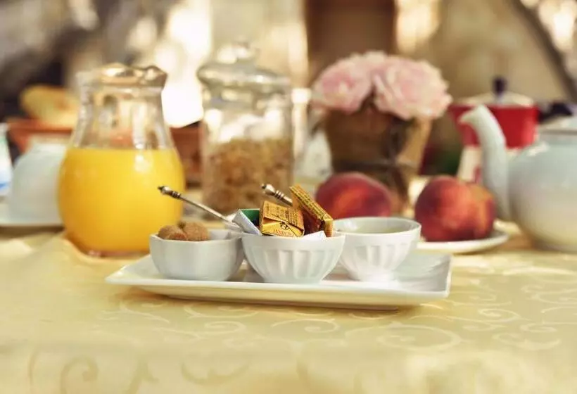 Aamiaismajoitus (B&B) Embarben Maison D Hotes