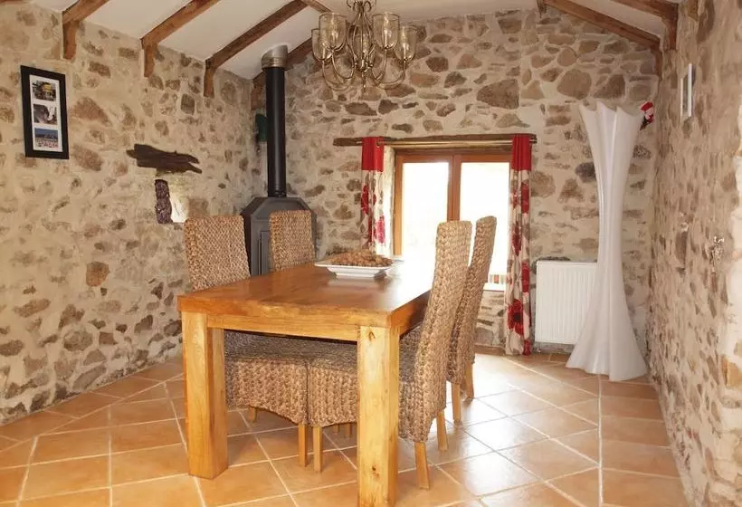 Aamiaismajoitus (B&B) La Vieille Porcherie