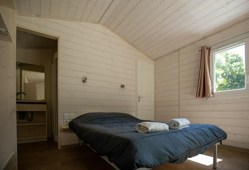 Domaine De Combelles Vacances