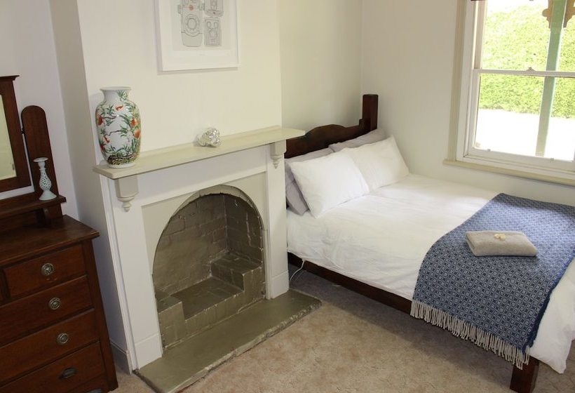 فندق فئة نجمة واحدة The National Park & Pub