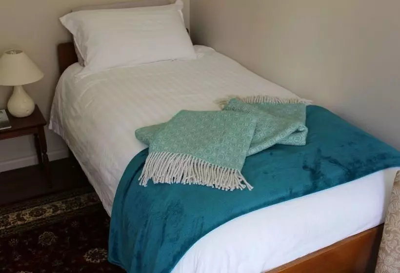 Hostelli The National Park  & Pub