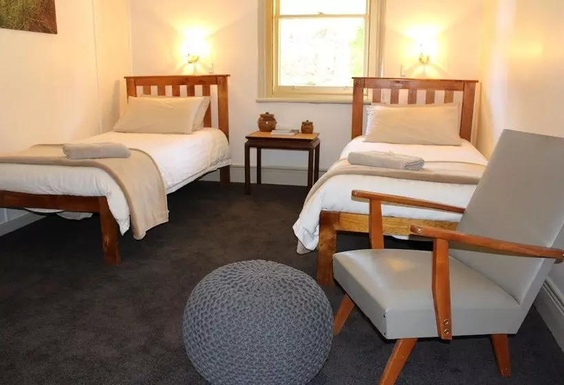 Hostelli The National Park  & Pub