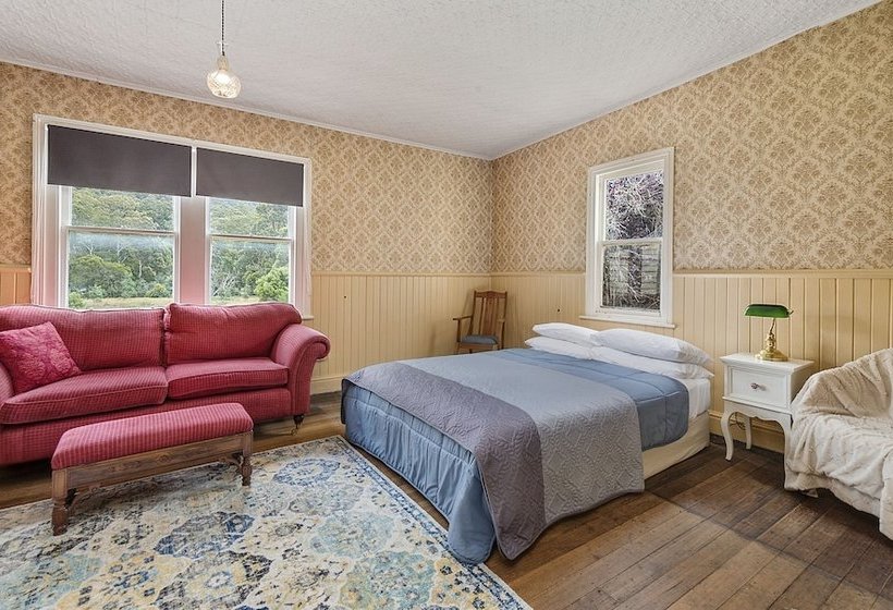 فندق فئة نجمة واحدة The National Park & Pub