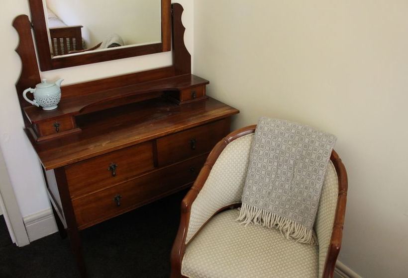 فندق فئة نجمة واحدة The National Park & Pub