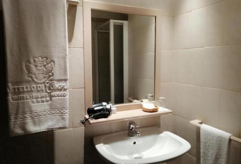 Castello Di Compiano Hotel Relais Museum