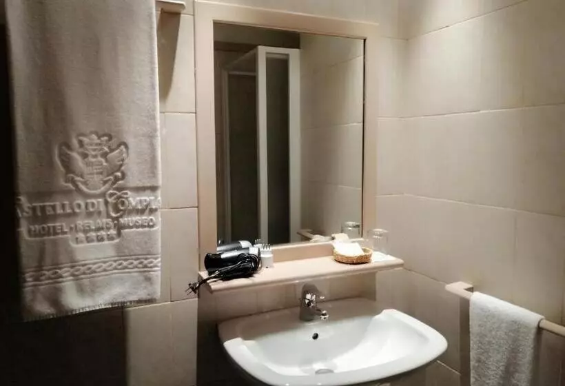 Castello Di Compiano Hotel Relais Museum