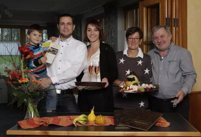 Hotelli Haus Waldesruh