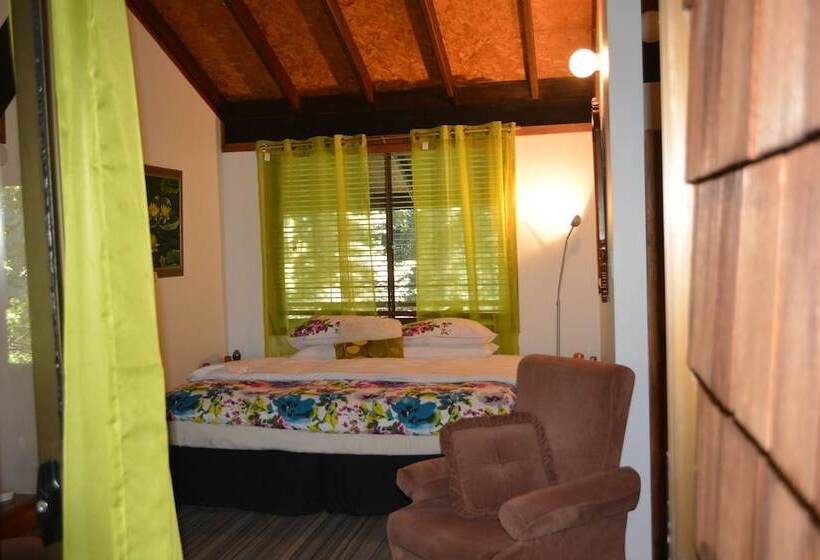 בית מלון כפרי Salisbury Lodges