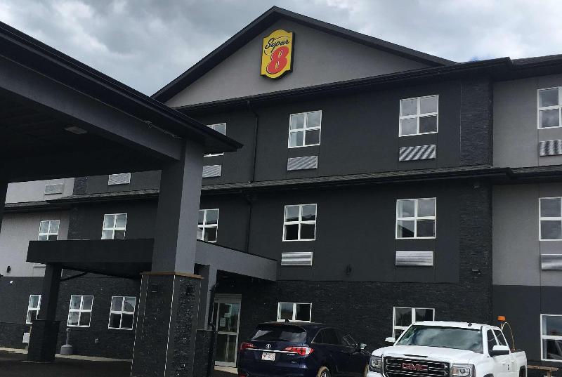 فندق Super 8 By Wyndham Hardisty