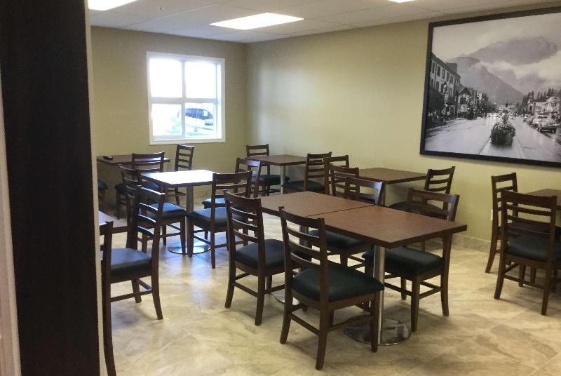 فندق Super 8 By Wyndham Hardisty