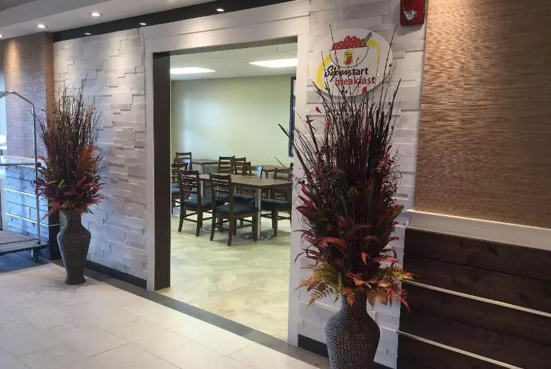 Hotelli Super 8 By Wyndham Hardisty