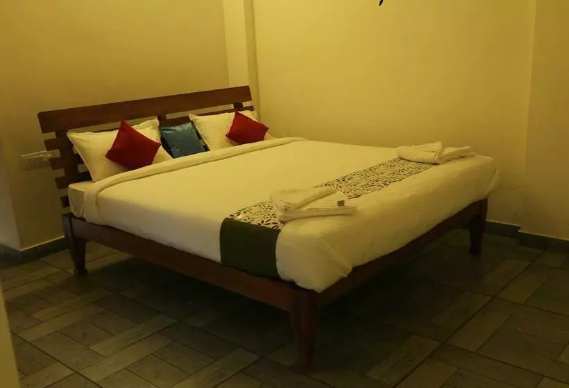 Hotelli Taaza Holiday Hills