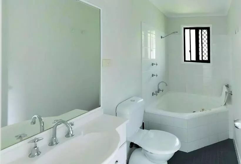 Hotelli Tiona Holiday Park