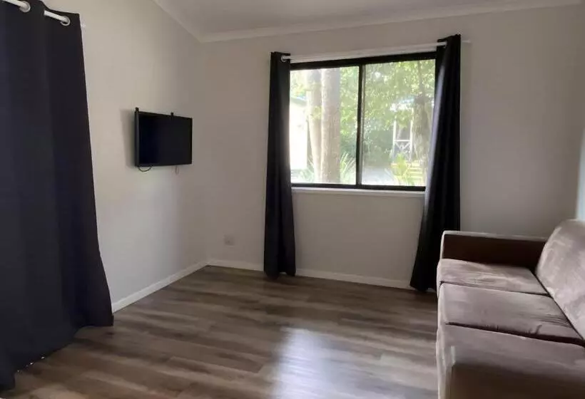 Hotelli Tiona Holiday Park