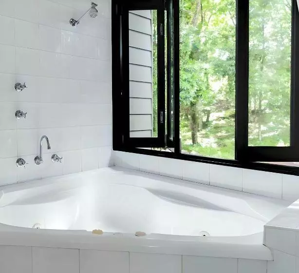 Hotelli Tiona Holiday Park