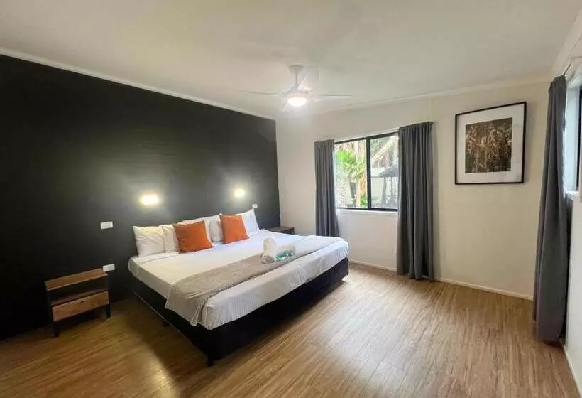 Hotelli Tiona Holiday Park