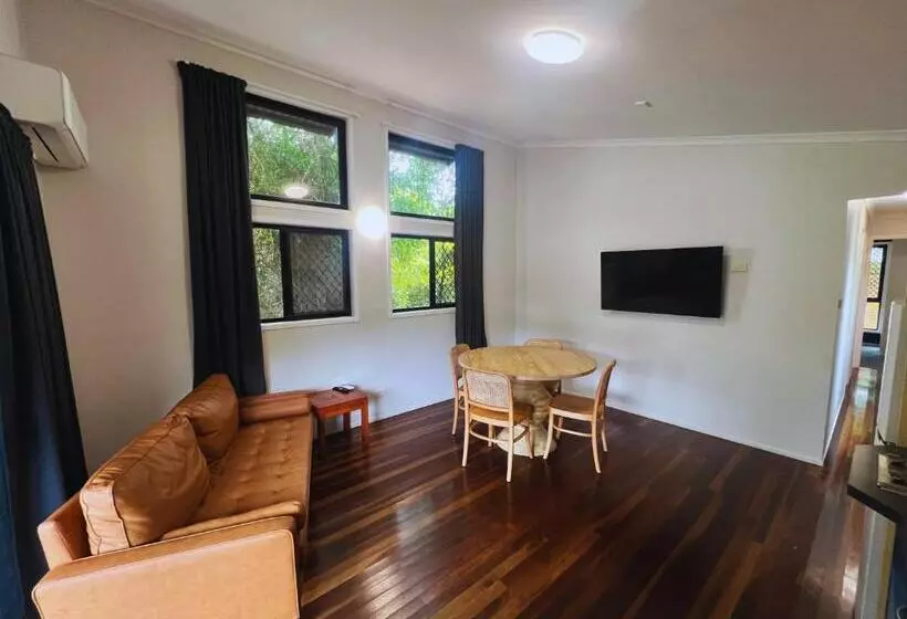 Hotelli Tiona Holiday Park