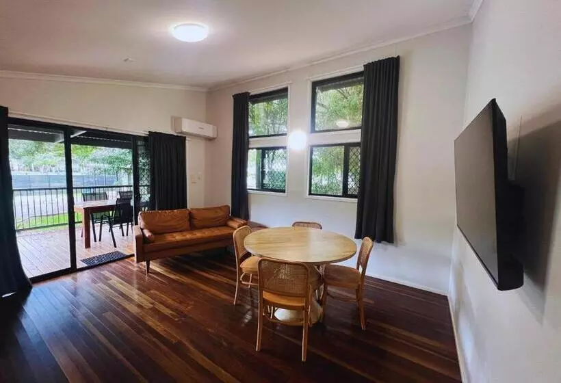 Hotelli Tiona Holiday Park