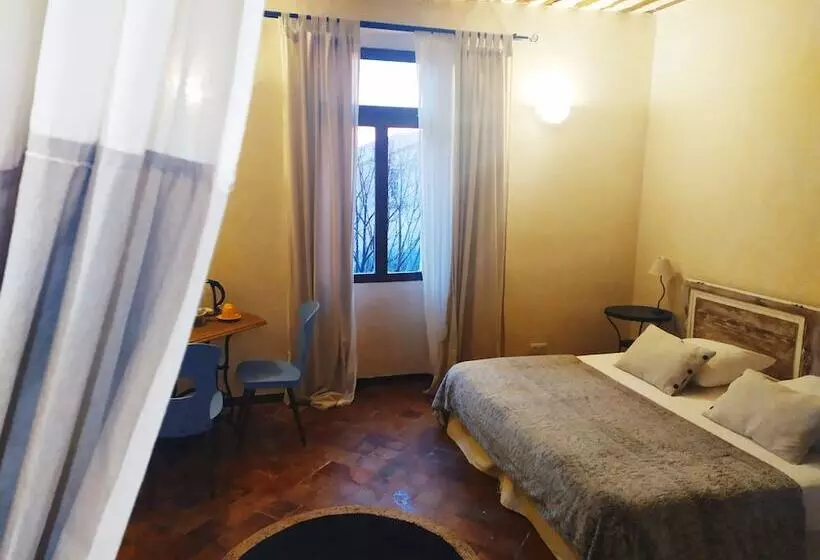 Aamiaismajoitus (B&B) Chambre D Hôtes Face Au Lavoir