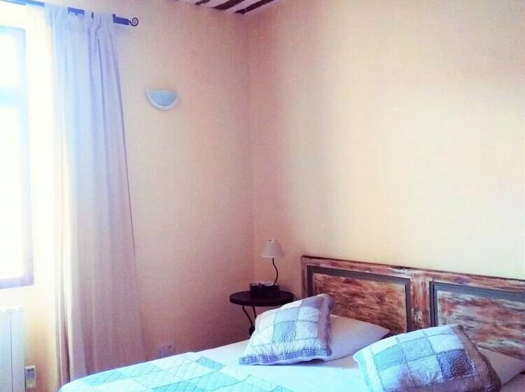 مبيت وإفطار Chambre D Hôtes Face Au Lavoir