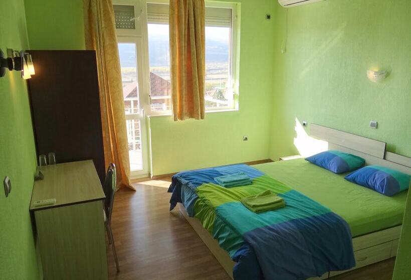 مبيت وإفطار Guestrooms Struma Dolinata